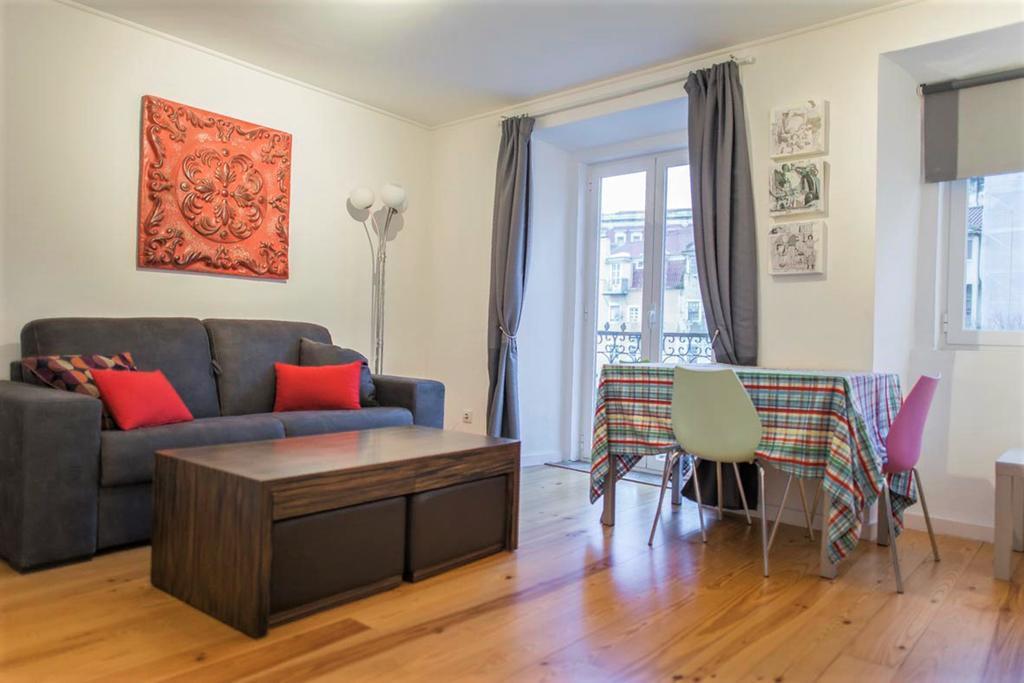 Apartamento Martires Da Patria Lisbon Exterior photo